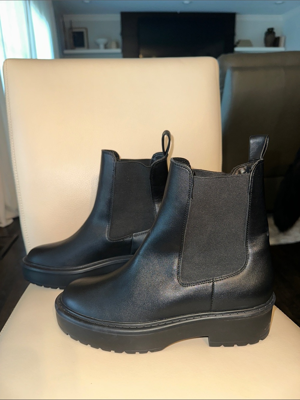 STEVE MADDEN Howler Black Leather Platform Ankle Boots Size: 9 new!